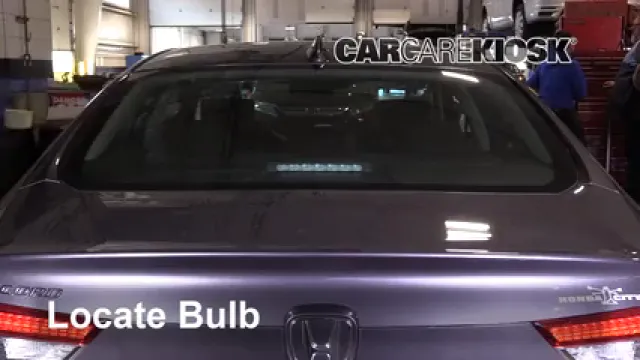 2018 Honda Accord LX 1.5L 4 Cyl. Turbo Éclairage Feu de freinage central (remplacer l'ampoule)